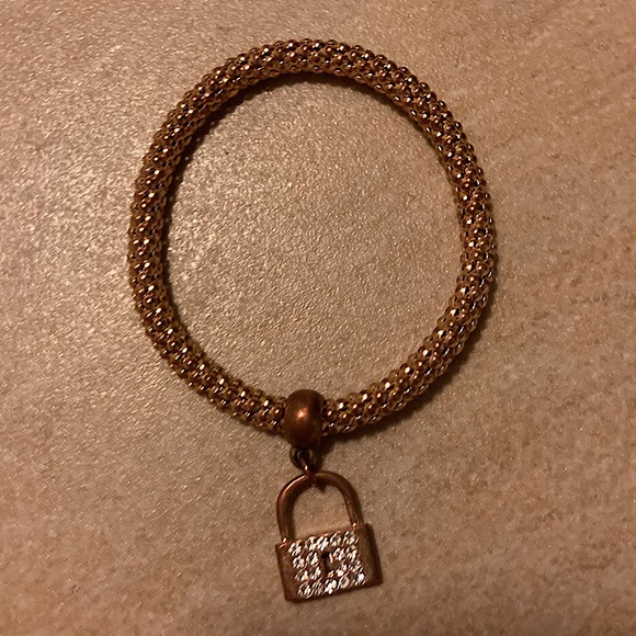 Cache Bracelet - Picture 2 of 10